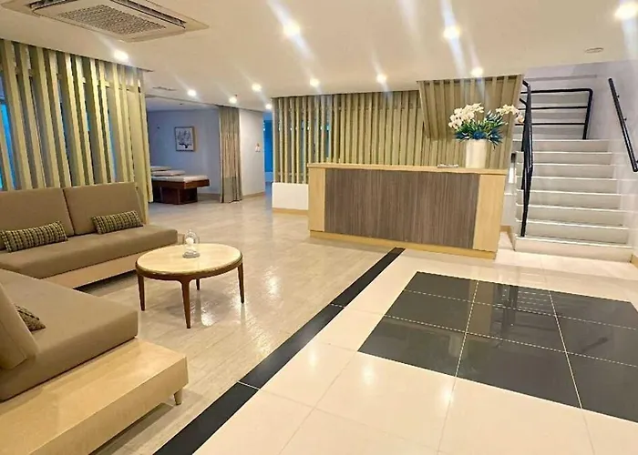 Elegant 1br Bgc 11p Uptown Parksuites T2
