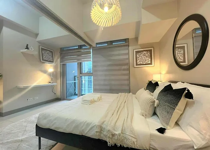 Elegant 1br Bgc 11p Uptown Parksuites T2 Manila