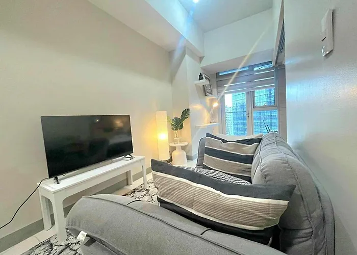 Elegant 1br Bgc 11p Uptown Parksuites T2