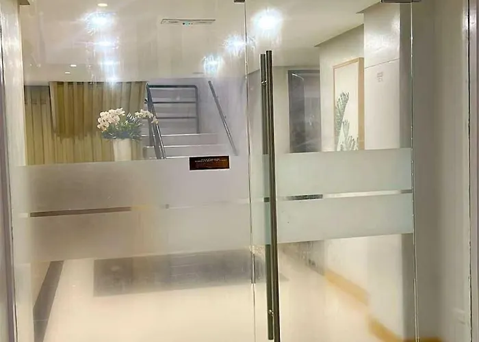 Elegant 1br Bgc 11p Uptown Parksuites T2