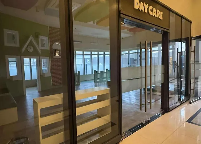 Elegant 1br Bgc 11p Uptown Parksuites T2